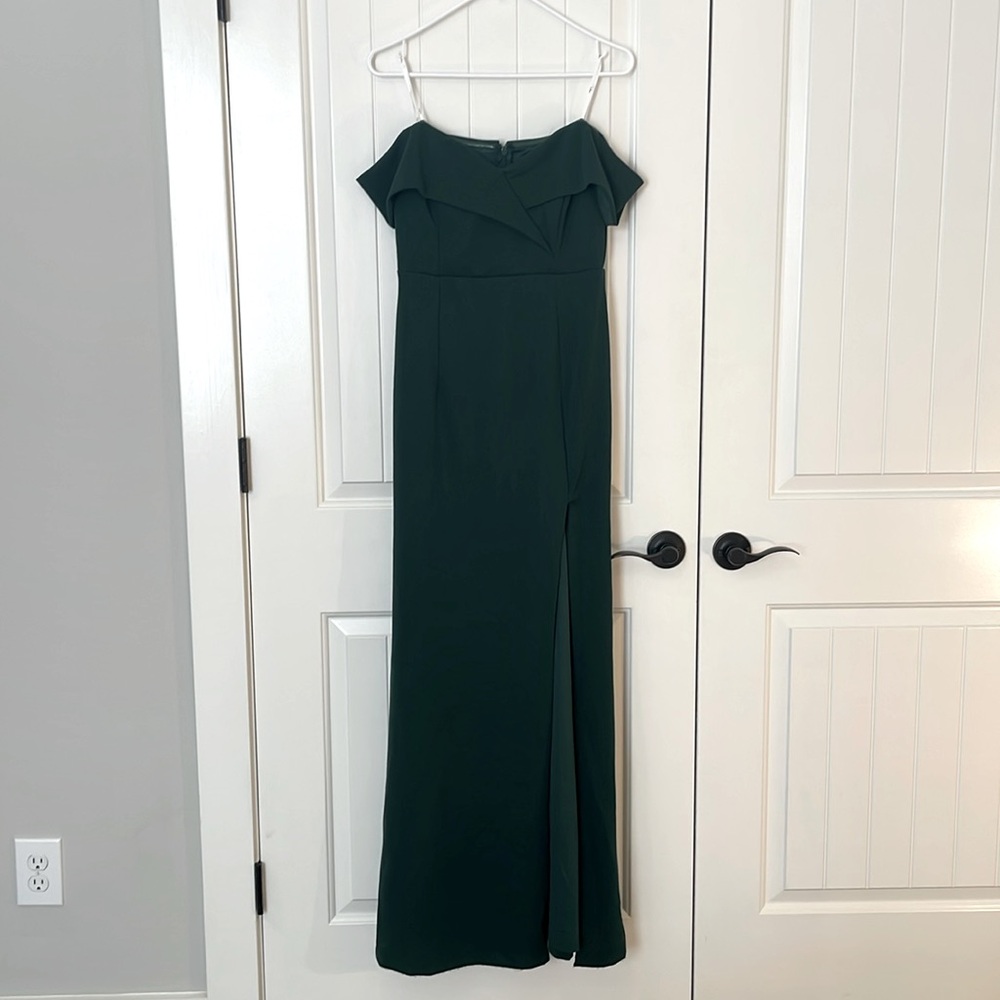 Lulu’s green dress
